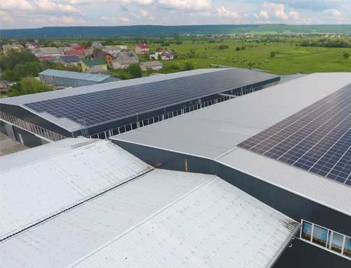 2 MW Solaranlage auf dem Fabrikdach der Schweiz