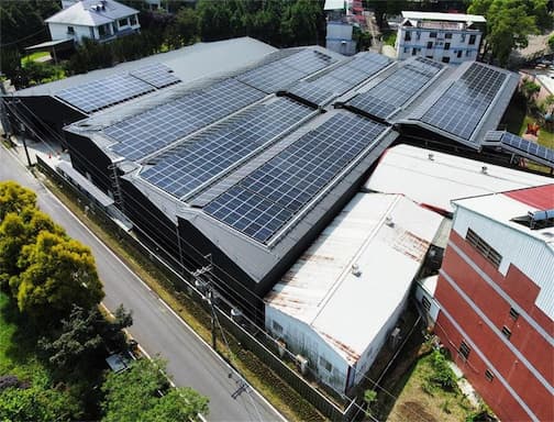320-kW-Solaranlage in Fabrik in Georgia